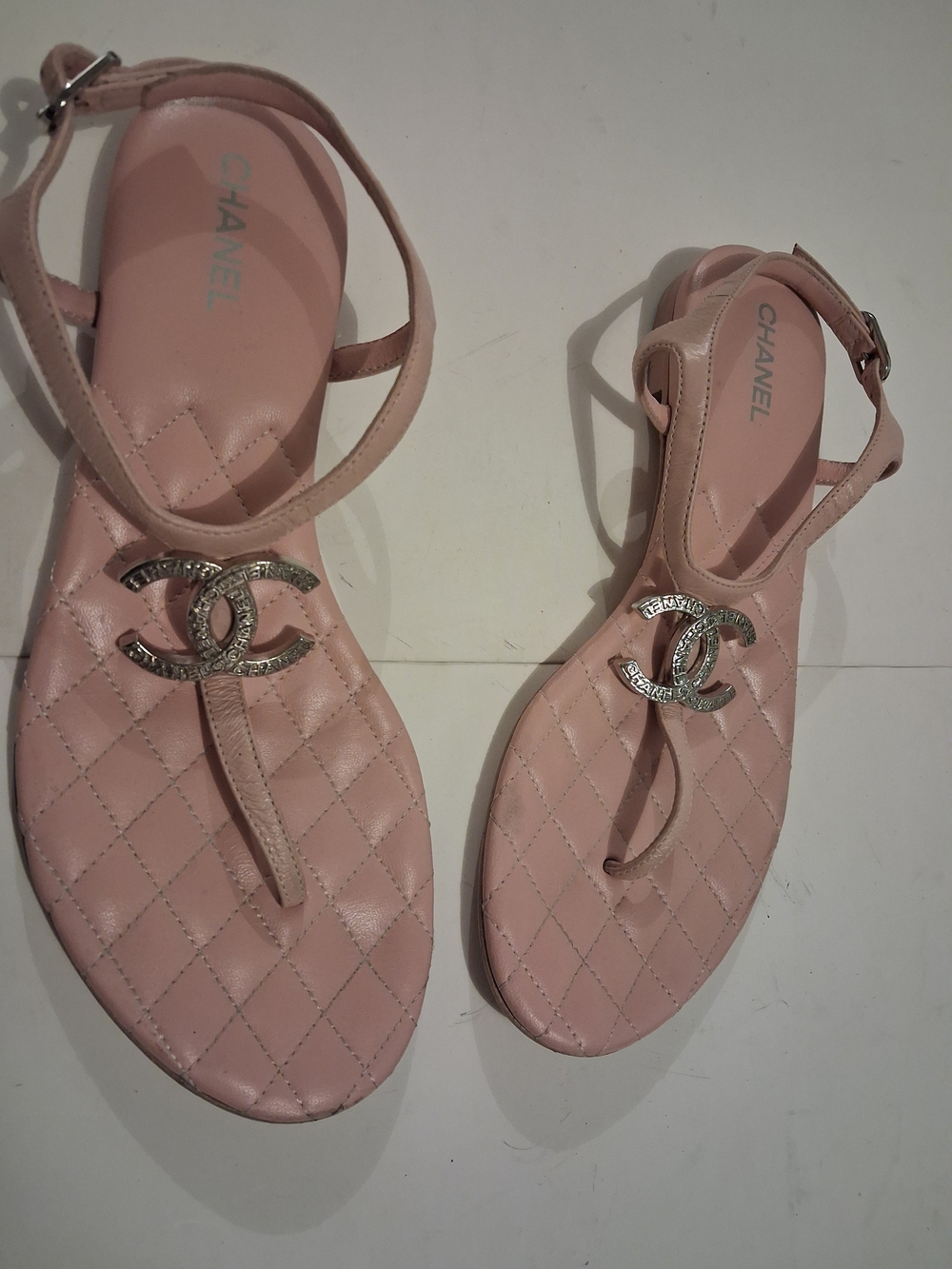 CHANEL Pink Quilted Logo Thong Sandals - Picture 4 of 16